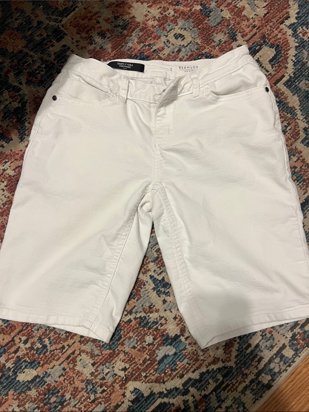 Simply Vera Vera Wang White Women’s Flat Front Bermuda Shorts